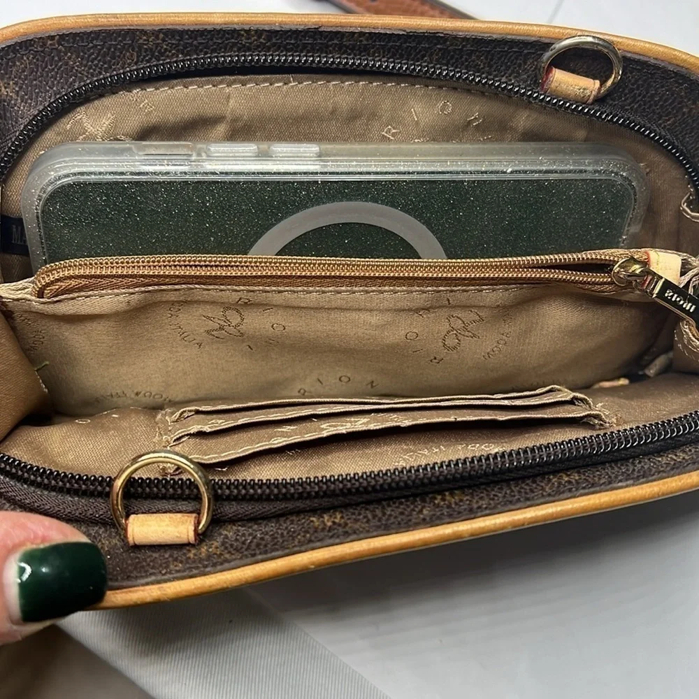 Rioni Zip Clutch Wallet with Detachable Adjustable Leather Strap